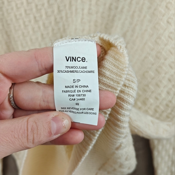 Vince Ivory V-Neck Cashmere Wool Blend Long Sleeve Textured Sweater Size Small - Picture 7 of 8